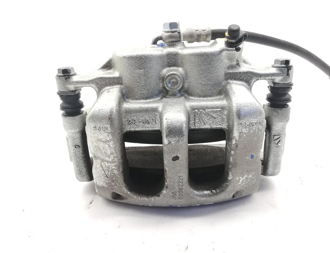 TOYOTA C-HR 2 generation (2023-2024) Étrier de frein avant gauche 28841096