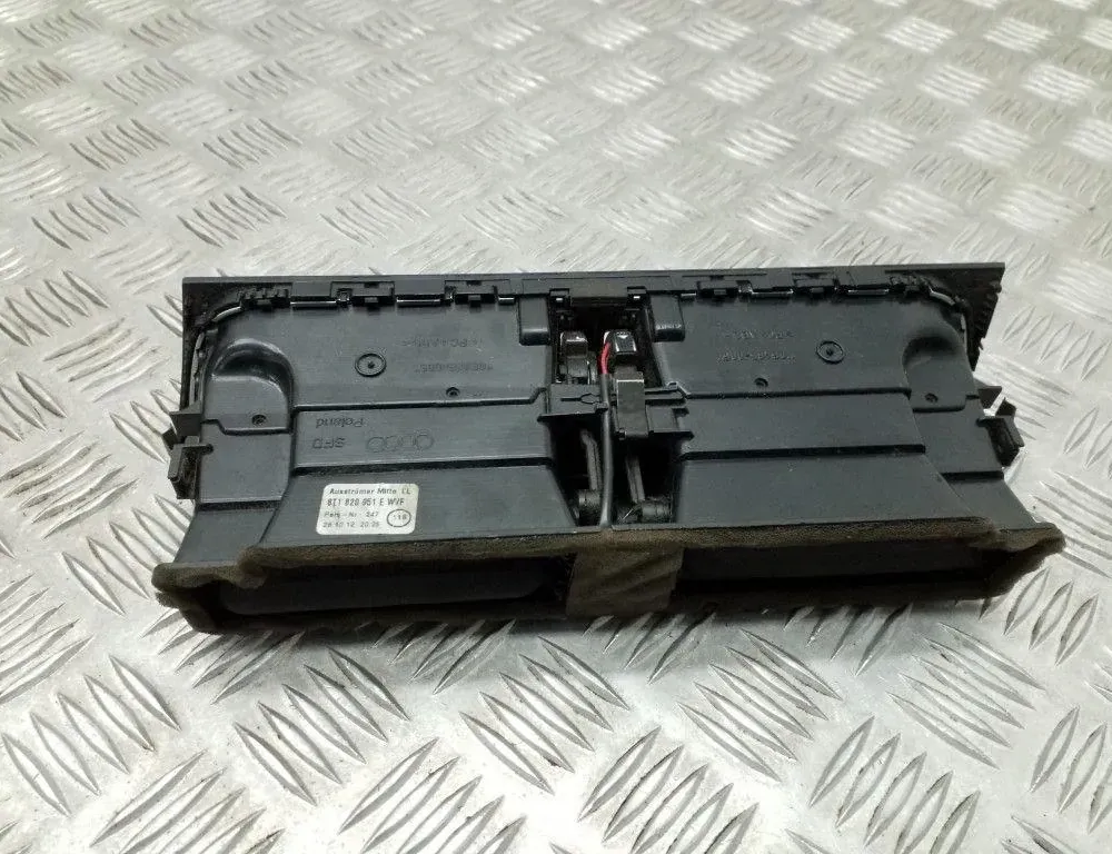 AUDI A4 B8/8K (2011-2016) Bouches d'aération de la console centrale 8T1820951E 34731449