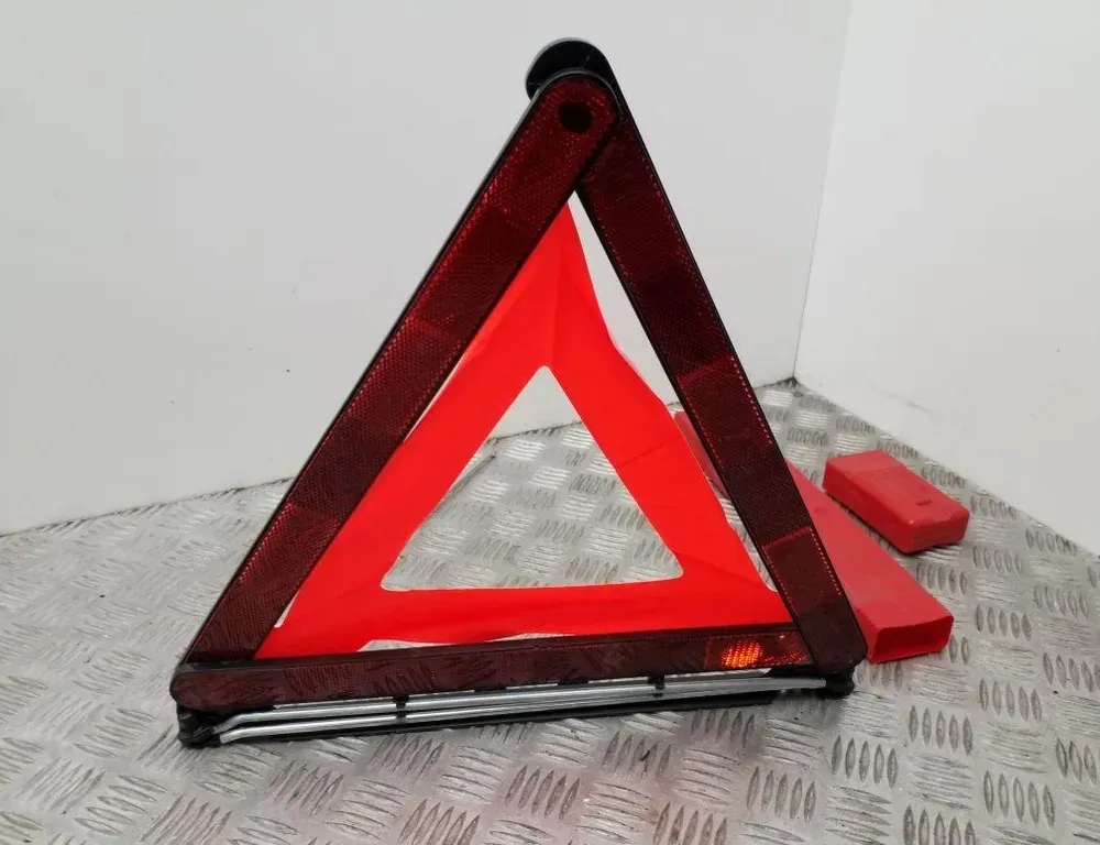 VOLKSWAGEN Passat B7 (2010-2015) Triangle de signalisation 8D9860251B 34734417