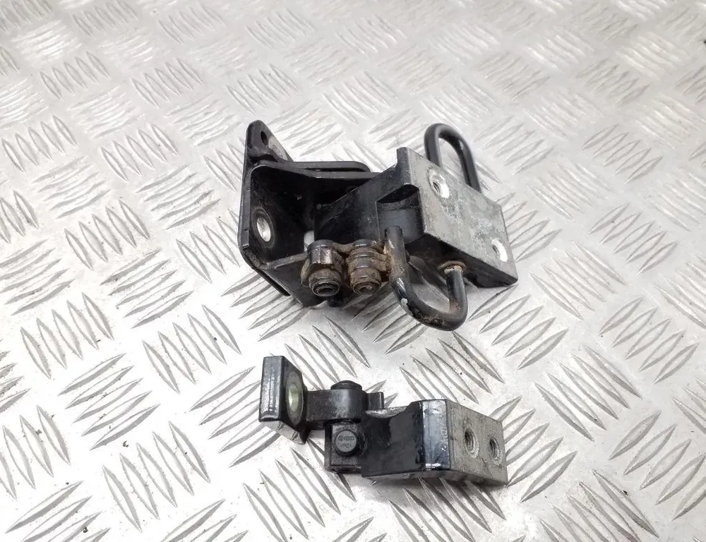 AUDI A6 C6/4F (2004-2011) Autres parties du corps 8E0833411E 34727640