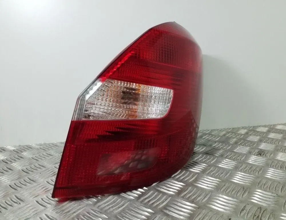 SKODA Fabia 2 generation (2010-2014) Feu arrière droit 5J6945096 34749573