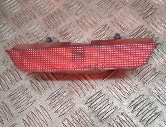 TOYOTA RAV4 2 generation (XA20) (2000-2006) Feu stop supplémentaire arrière 34495867