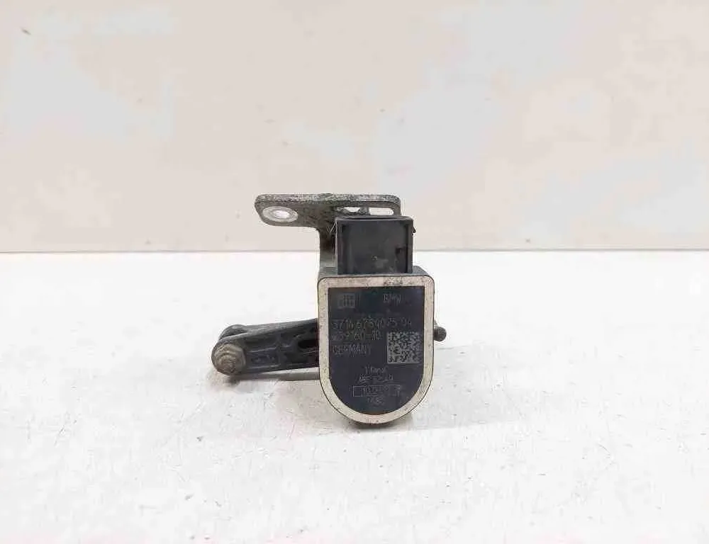 BMW 5 Series F10/F11 (2009-2017) Capteur de niveau de hauteur arrière droit 25916010,37146784075,6784075,3714678407504 32729144