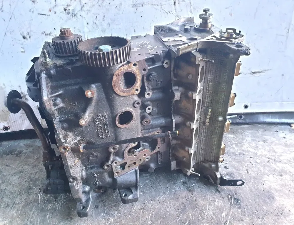 VOLKSWAGEN Passat B5 (1996-2005) Moteur nu APT 34496686