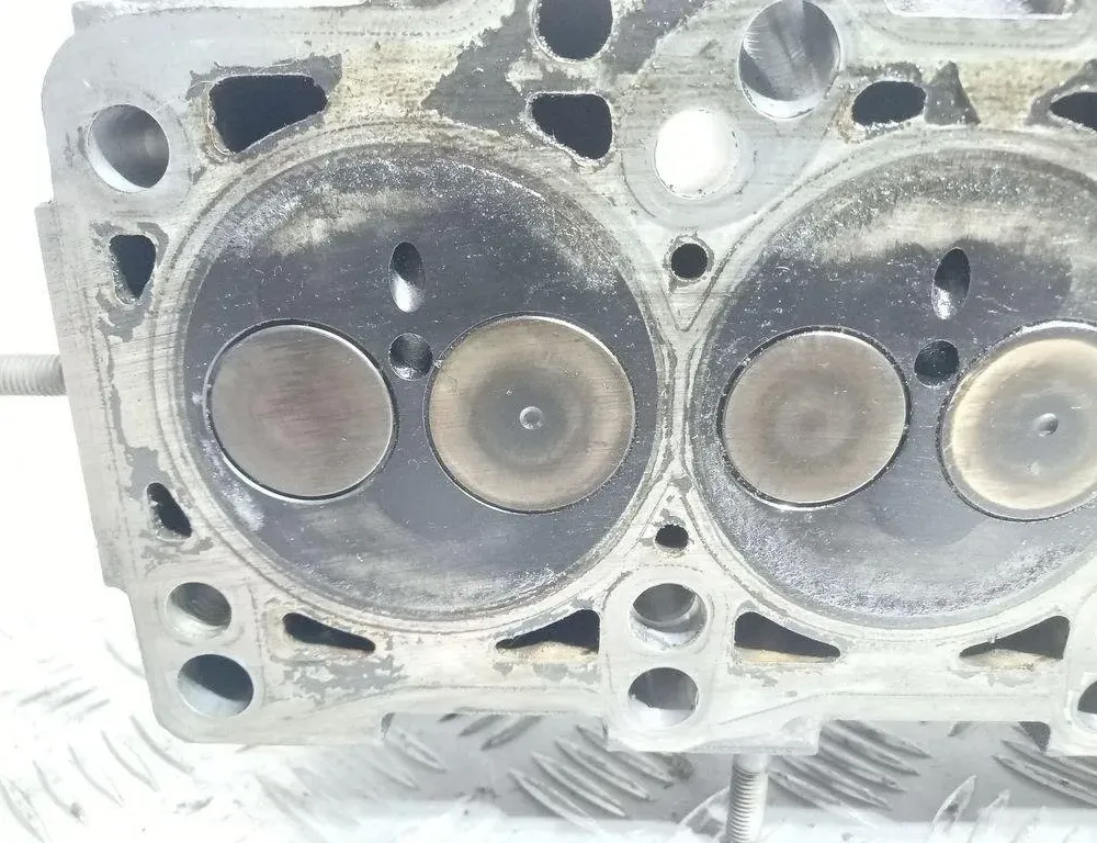SEAT Ibiza 3 generation (2002-2008) Culasse de moteur 045103373H,V420 31276826