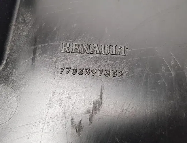RENAULT Megane 1 generation (1995-2003) Couvercle de la boîte à fusibles 7703397332 32274665