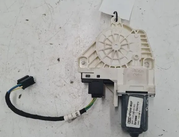 AUDI A6 C6/4F (2004-2011) Moteur de commande de vitre de porte arrière droite 4F0959802F 33279033