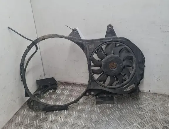 AUDI A4 B7/8E (2004-2008) Radiateur de ventilateur de refroidissement du moteur 8E0121205B 33300427
