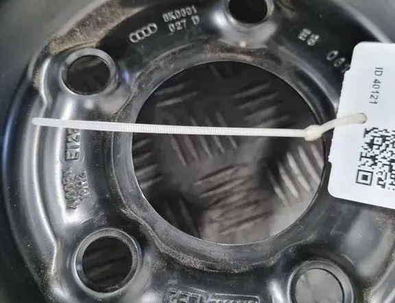 AUDI A4 B6/8E (2000-2005) Roue de secours 8K0601 33307023