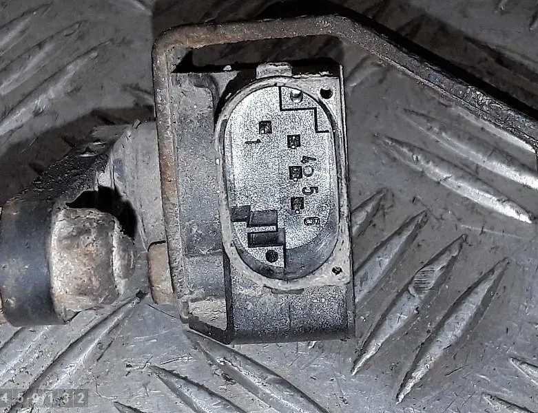 AUDI A4 B7/8E (2004-2008) Capteur de niveau avant gauche 8e0907503 28640256