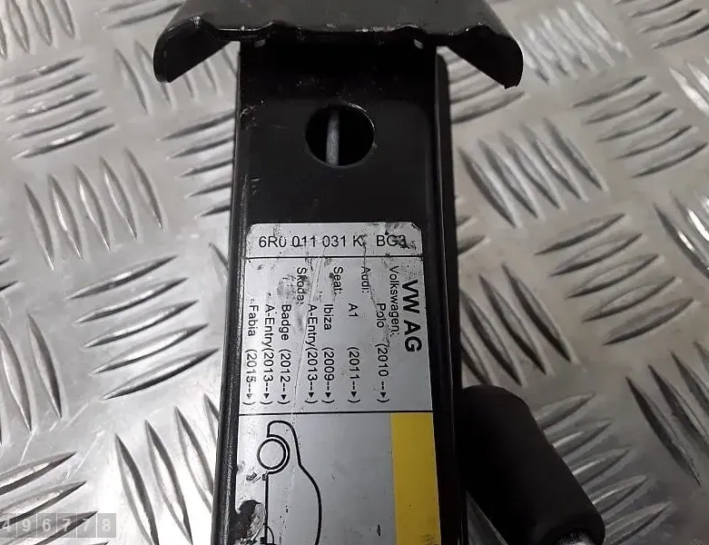 AUDI A1 8X (2010-2020) Ensemble d'outils 6R0011031K 30624803