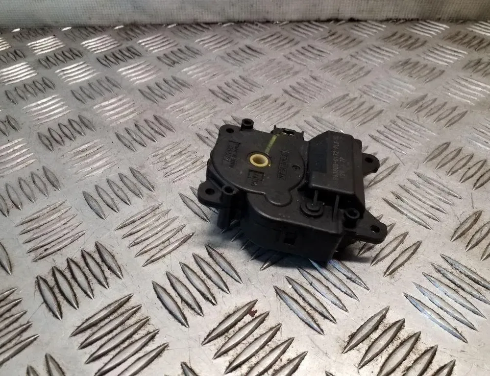 LEXUS RX 3 generation (2009-2015) Actionneur de moteur de volet de chauffage intérieur 0638000172 32149967