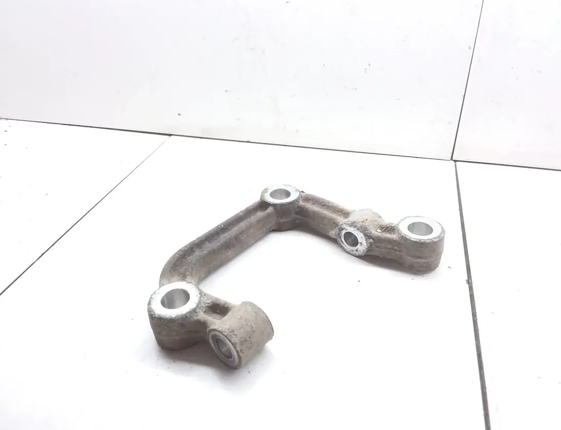 AUDI A2 8Z (1999-2005) Oreilles transversales du côté droit 8z0545b 23046085