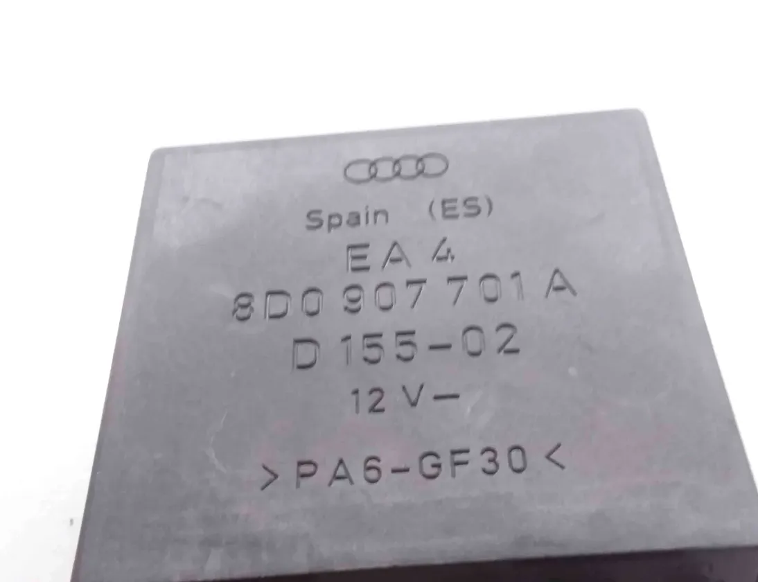 AUDI A4 B5/8D (1994-2001) Relais 8D0907701A 32403556