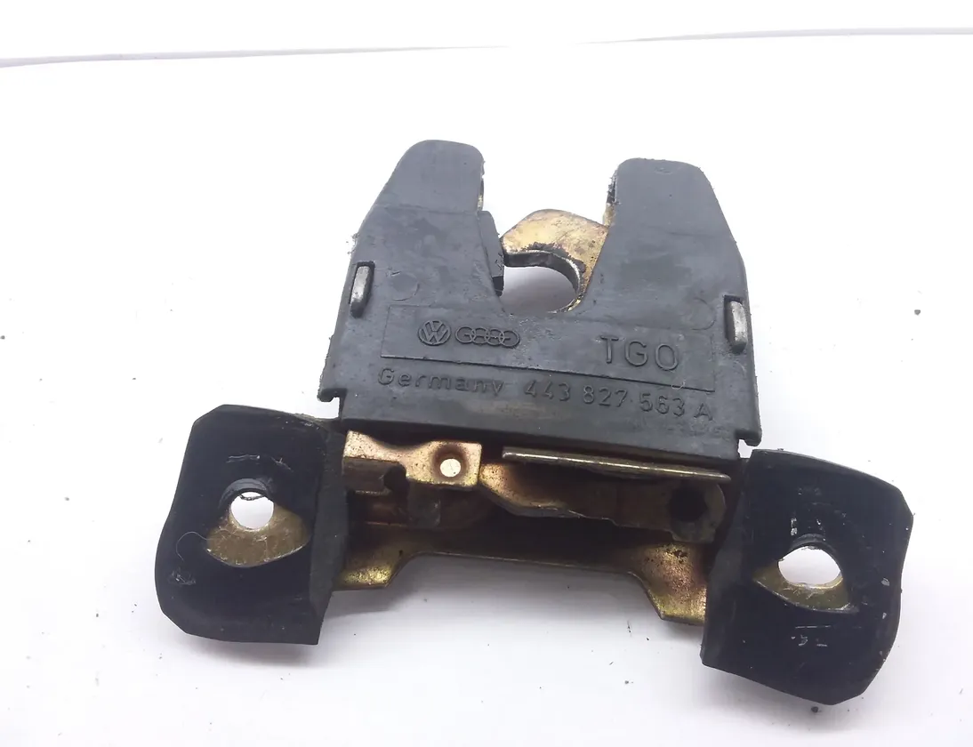 AUDI 100 S3 (1982-1990) Verrouillage du coffre du hayon 443827505A,443827563A 35104288