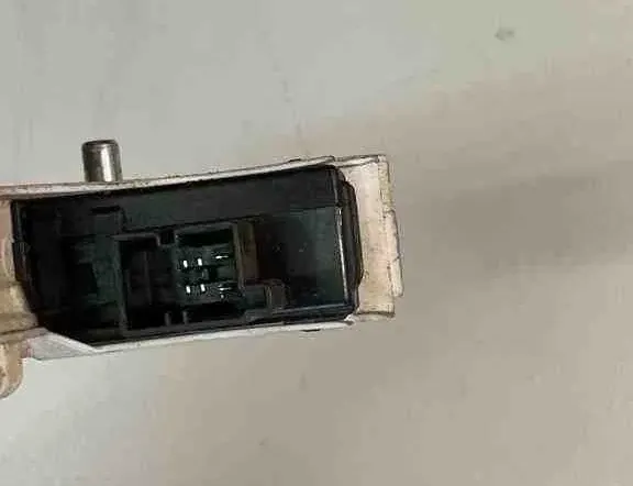 AUDI A6 C6/4F (2004-2011) Moteur de lève-vitre de porte avant gauche 1101997008250,4F0959802D 32640166