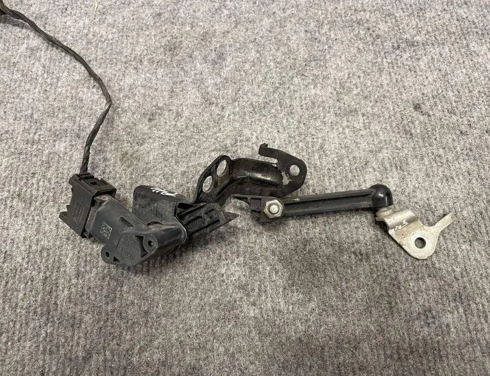 BMW 2 Series F44 (2019-2023) Capteur de niveau avant droit 3714,25496911,02697,6895466 32189443