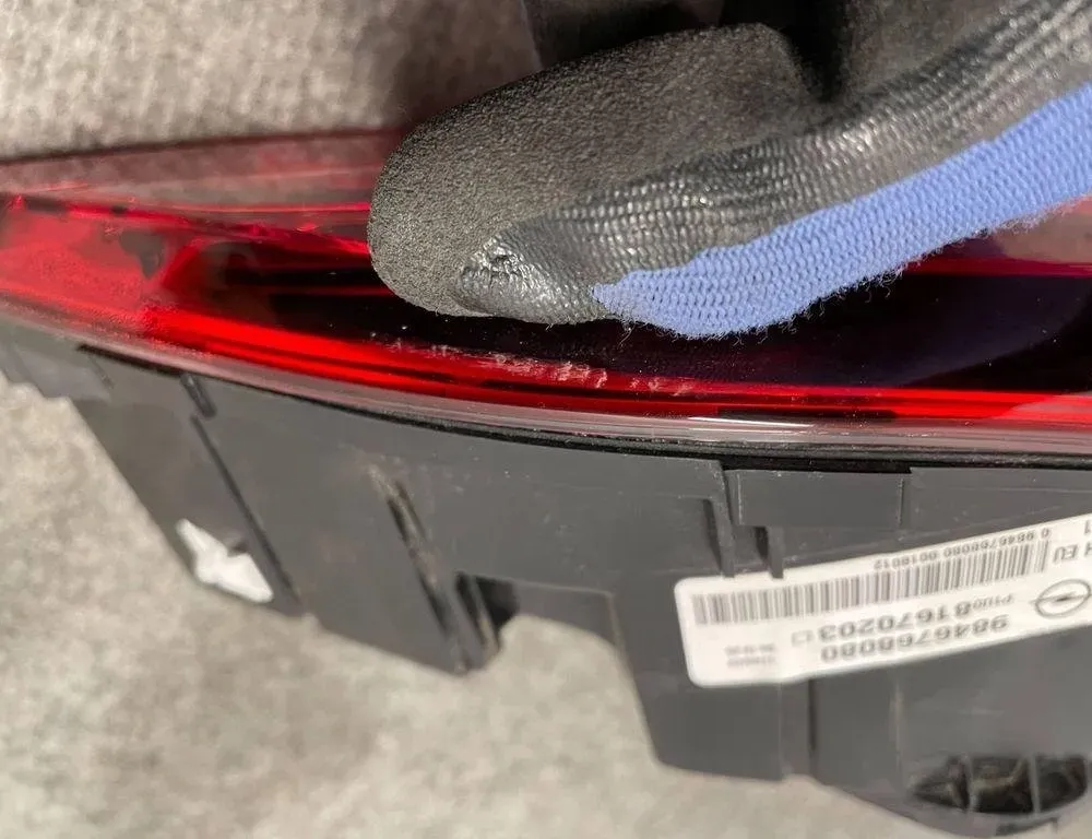 OPEL Grandland X 1 generation (2017-2023) Feu arrière du hayon côté droit 81670203,9846768080 32189600