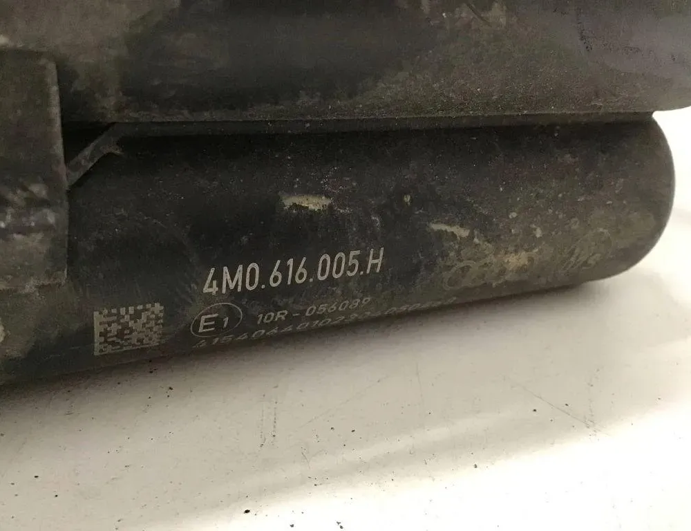 VOLKSWAGEN Touareg 3 generation (2018-2024) Compresseur de suspension 4M0616005H 32200441