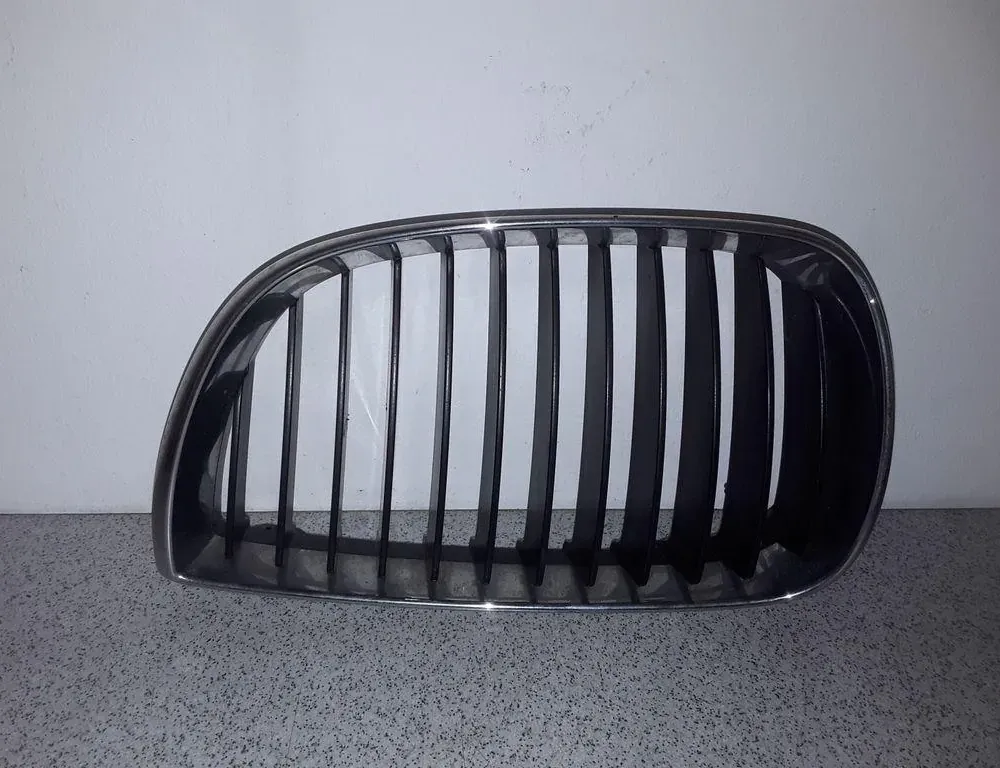 BMW 1 Series E81/E82/E87/E88 (2004-2013) Calandre 51137077129 33748130