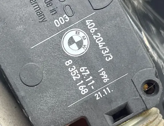 BMW 5 Series E39 (1995-2004) Verrouillage du couvercle du réservoir de carburant 8352168 33963632
