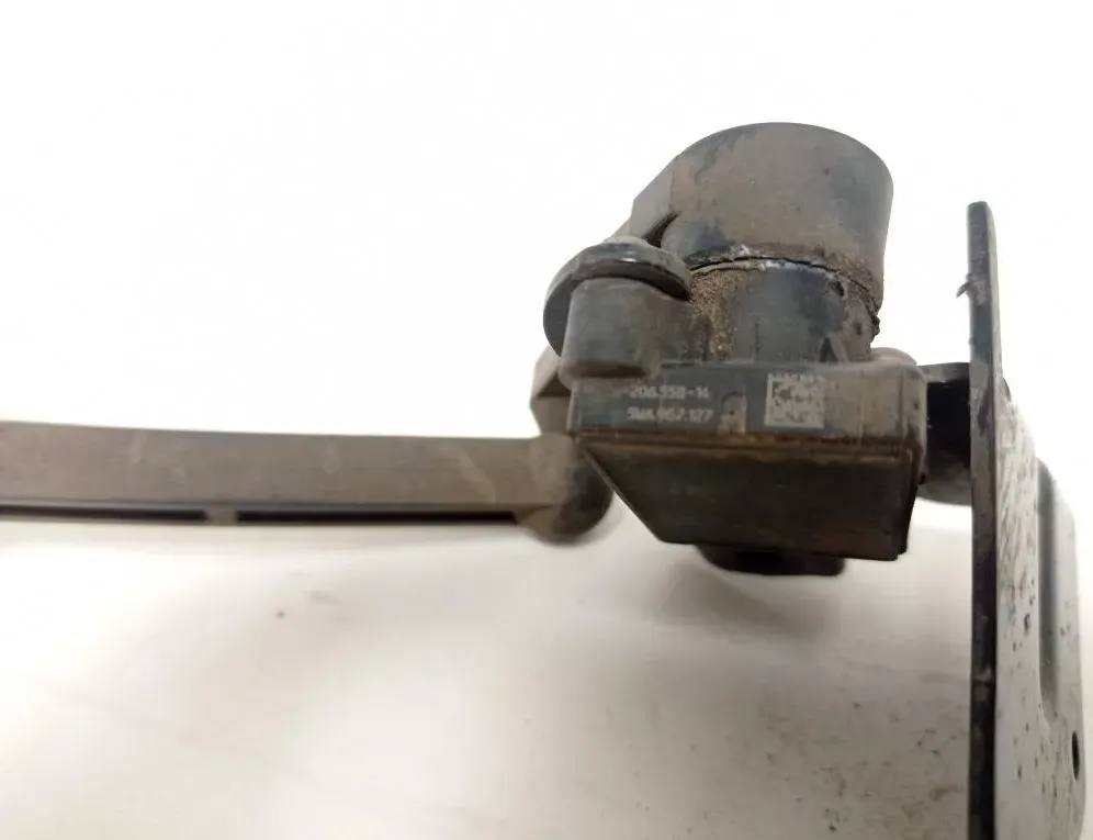 VOLKSWAGEN Golf 8 generation (2019-2023) Capteur de niveau de hauteur arrière gauche 5WA907127 25447583