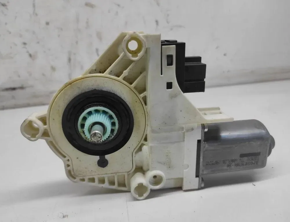 AUDI A6 C6/4F (2004-2011) Moteur de commande de vitre de porte arrière gauche 4F0959802C,27072005B 33242537
