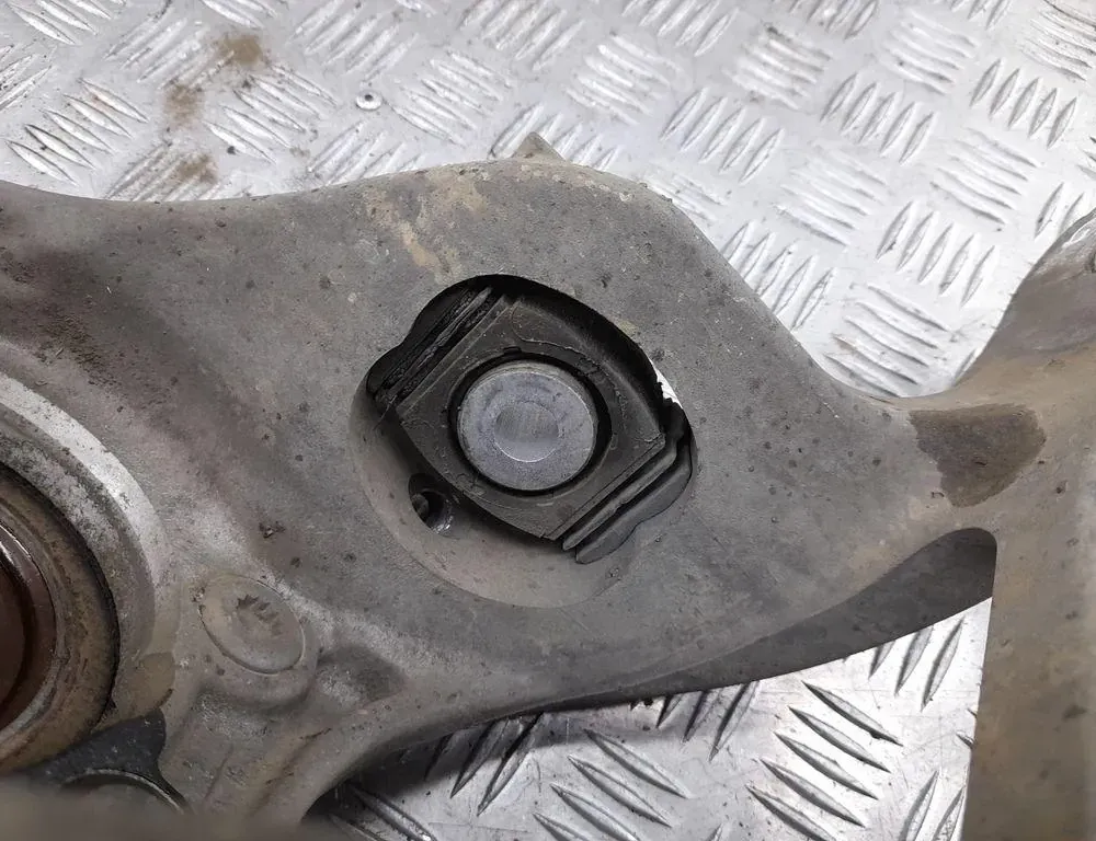 AUDI A7 C7/4G (2010-2020) Moyeu de roue arrière gauche 8R0505435C 33424857