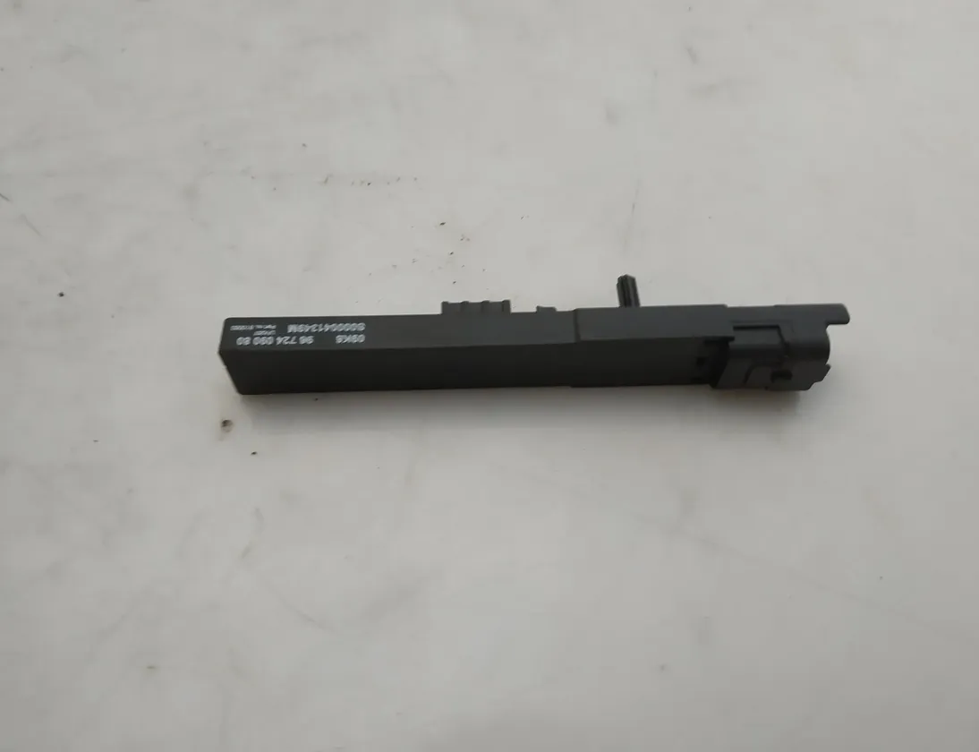 PEUGEOT 508 1 generation (2010-2020) Amplificateur d'antenne du couvercle de coffre 9672409080 11308666
