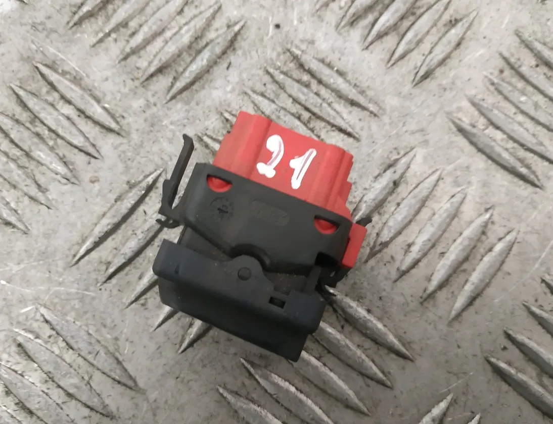 RENAULT Clio 2 generation (1998-2013) Interrupteur de verrouillage centralisé 26488,060035B 20275085