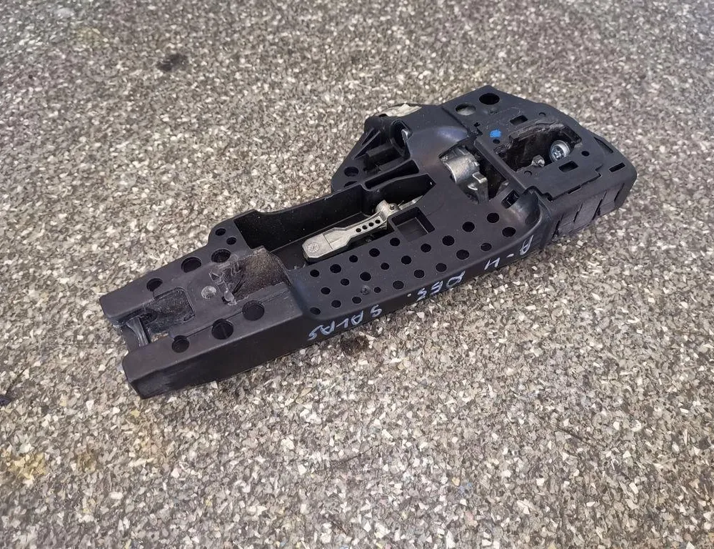 AUDI A4 B8/8K (2011-2016) Cadre de poignée intérieure de porte arrière droite 8T0837886 33861817