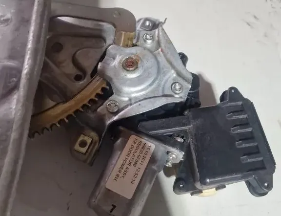 TOYOTA Corolla Verso 1 generation (2001-2009) Lève-vitre de porte arrière droite 698300F040 33877847