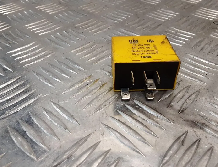 OPEL Vectra B (1995-1999) Relais 09134880 28383100