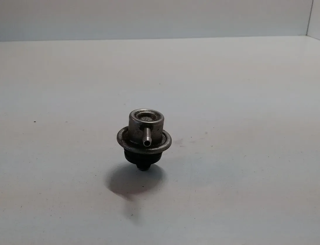 AUDI A3 8L (1996-2003) Régulateur de pression de carburant 037133035 29857880
