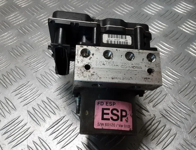 HYUNDAI i30 FD (1 generation) (2007-2012) Pompe ABS 0265235333,0265950695 30486769