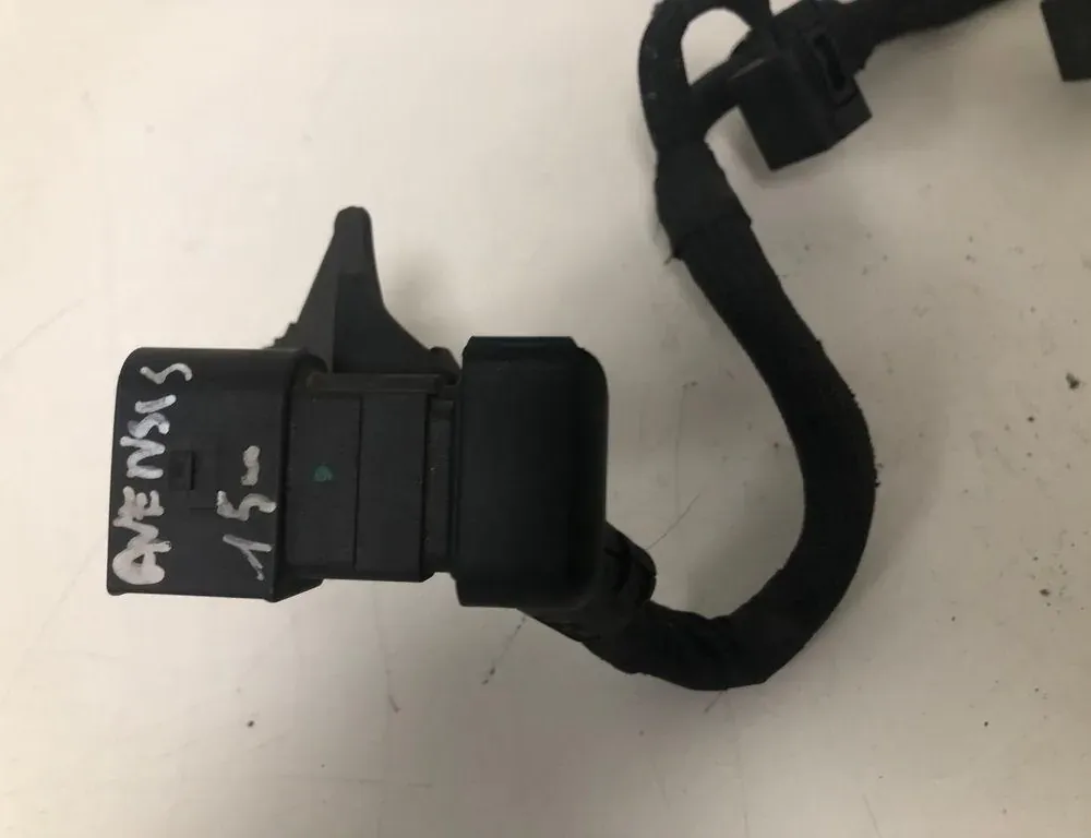 TOYOTA Avensis 3 generation (2009-2020) Connexion du fil de la buse 35293465