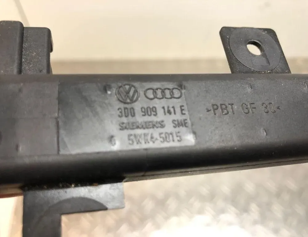 AUDI A8 D3/4E (2002-2010) Antenne d'entrée sans clé 3D0909141E 31271790