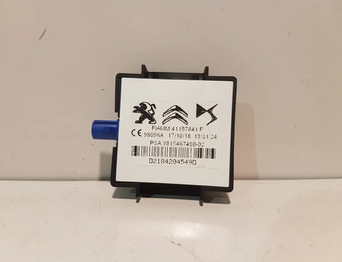 PEUGEOT 3008 2 generation (2017-2023) Amplificateur d'antenne du couvercle de coffre 9815467480 12248140