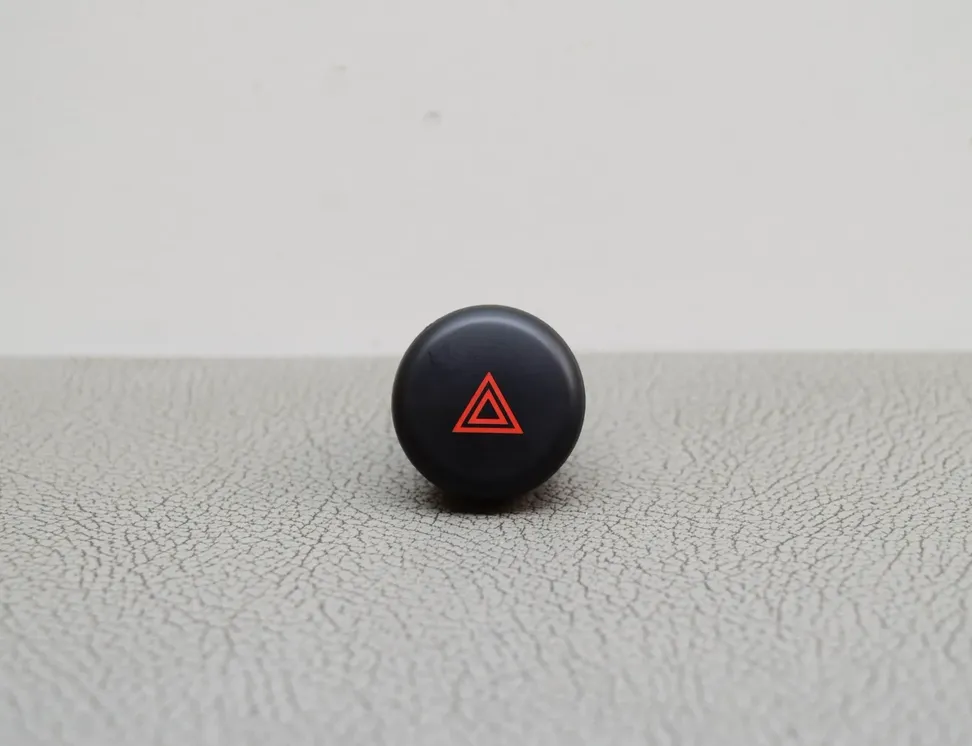 NISSAN Juke YF15 (2010-2020) Bouton de danger S31471 23498710