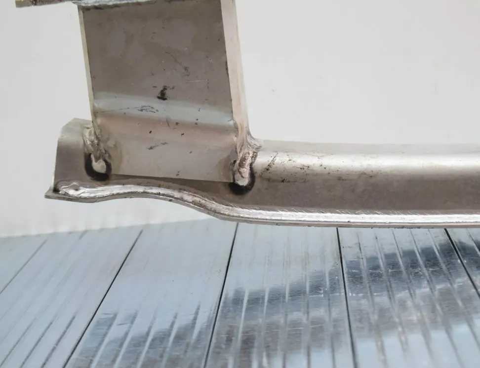 AUDI A4 B9/8W (2015-2024) Barre de renfort de collision arrière 8W0807309H 31383981