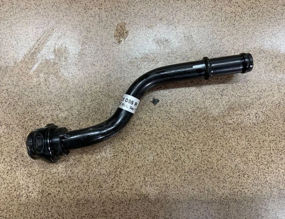 AUDI A3 8V (2012-2020) Tuyau de liquide de refroidissement 06K121065R 33769514