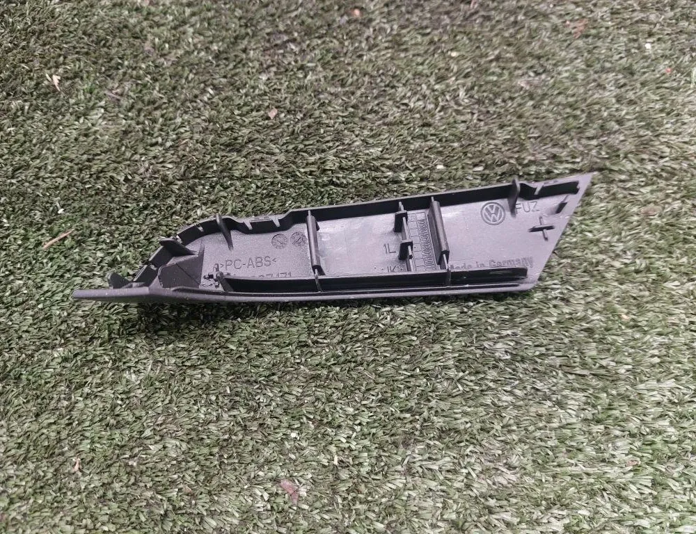 VOLKSWAGEN Passat B7 (2010-2015) Autres pièces intérieures 3AA867171 34248572