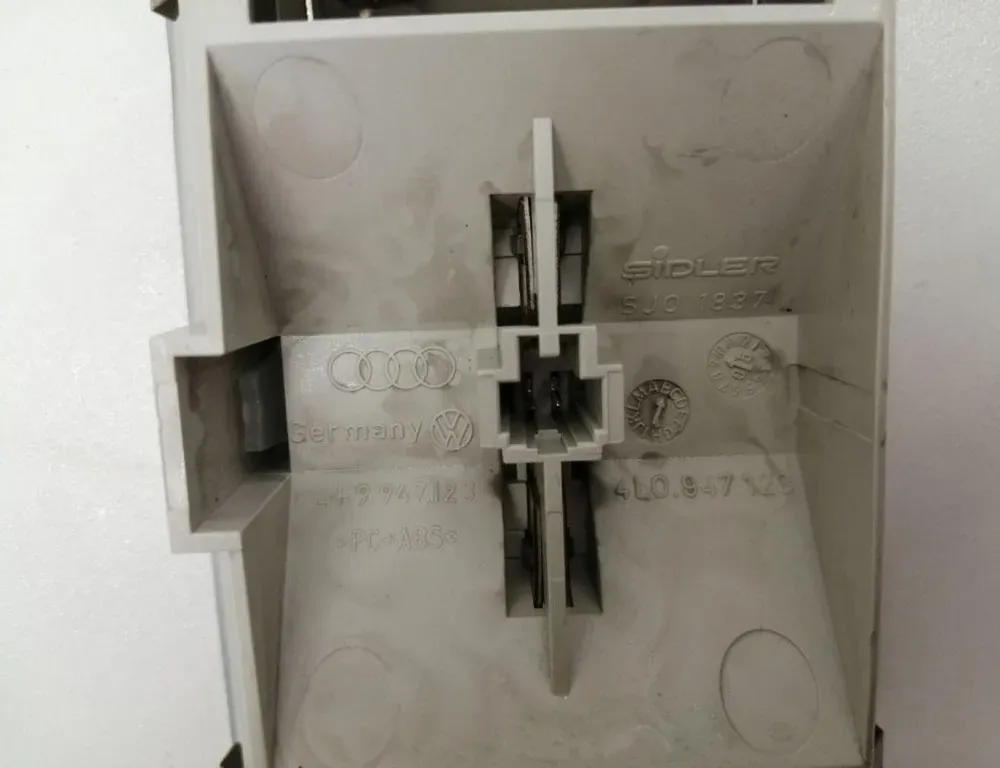 AUDI A6 C6/4F (2004-2011) L'éclairage intérieur 4F9947123 34247925