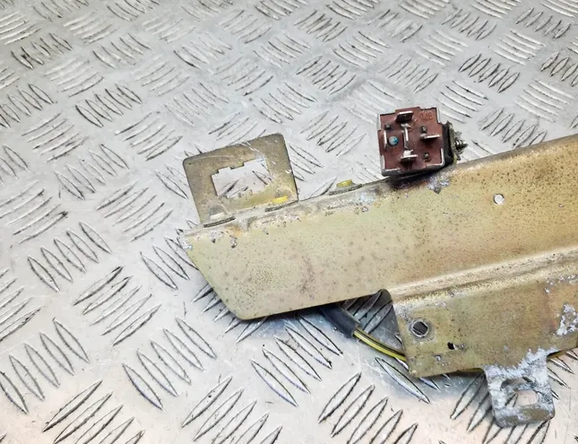 MERCEDES-BENZ SL-Class R107, C107 (1971-1989) Relais de ventilateur 0008210247,A0008210247 31582849