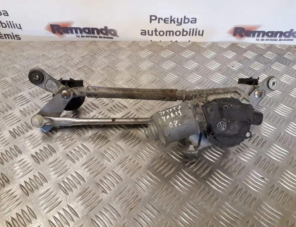 TOYOTA Yaris 2 generation (2005-2012) Mécanisme d'essuie-glace avant 851100D080 31572865