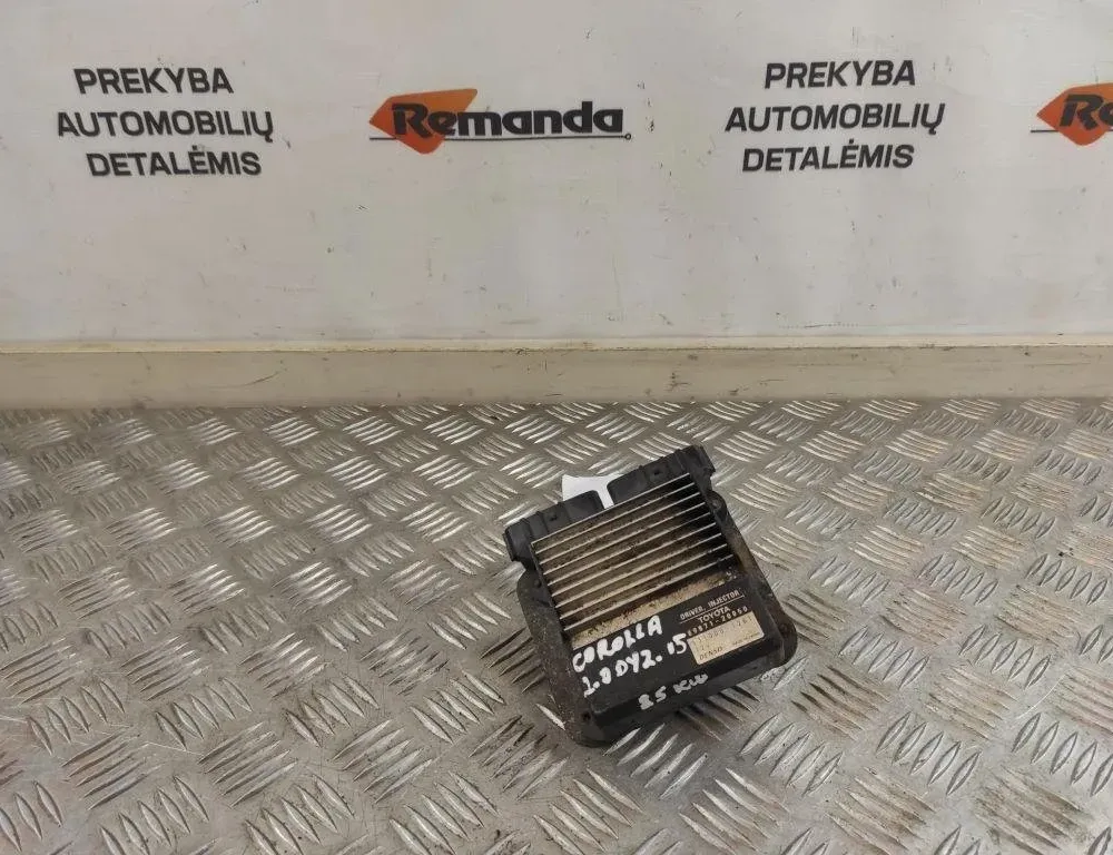 TOYOTA Avensis 2 generation (2002-2009) Calculateur d'injecteurs de carburant 8987120050 31582218