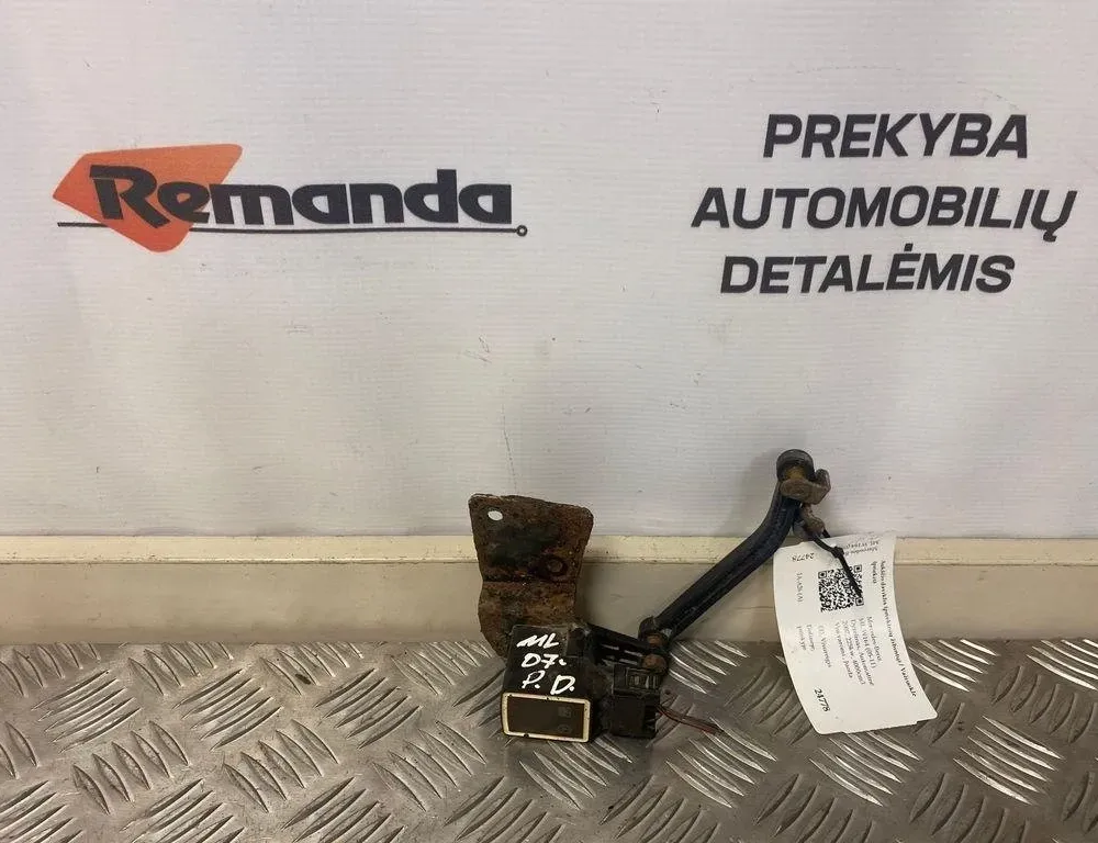 MERCEDES-BENZ M-Class W164 (2005-2011) Capteur de niveau avant droit A0105427717 31585722