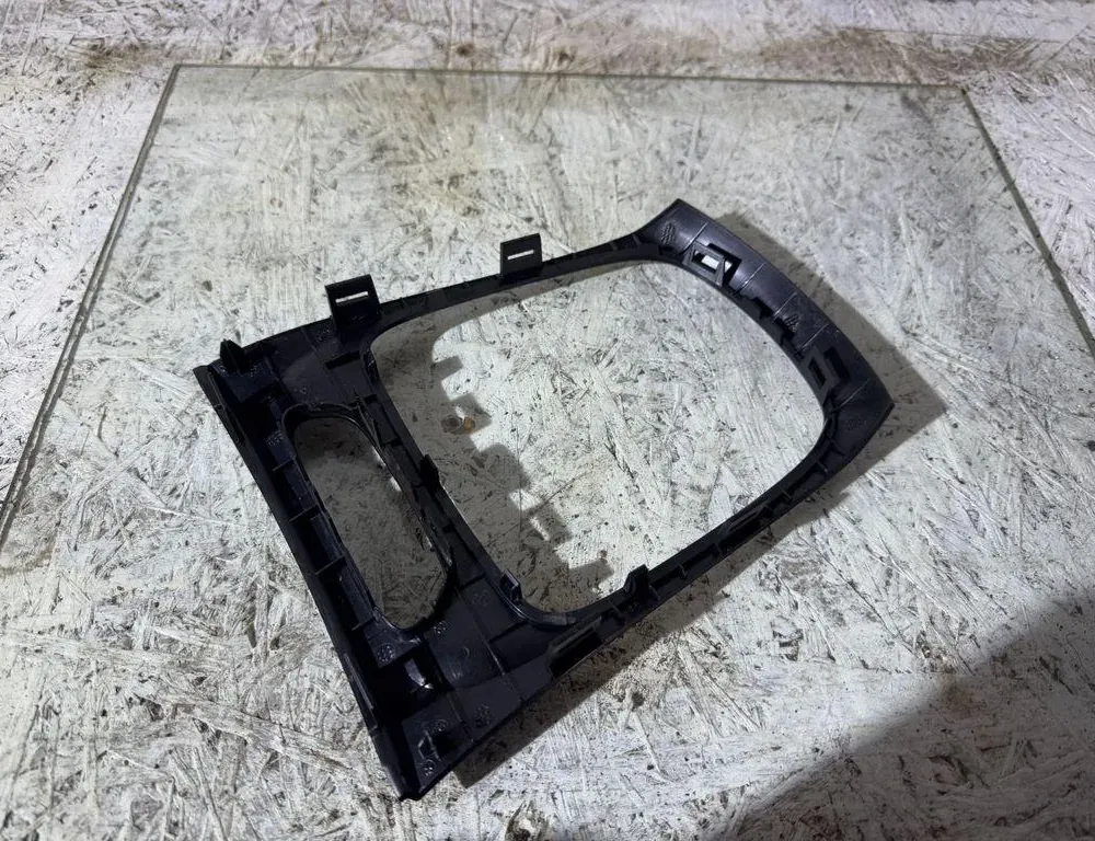 OPEL Astra K (2015-2021) Garniture en plastique du niveau de changement de vitesse 13449240,529131017 35443107