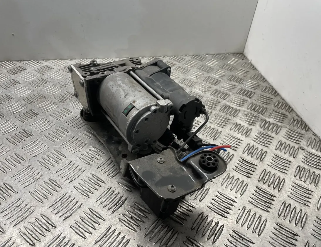 BMW X5 E70 (2006-2013) Compresseur de suspension 6799419,37206799419 23101380