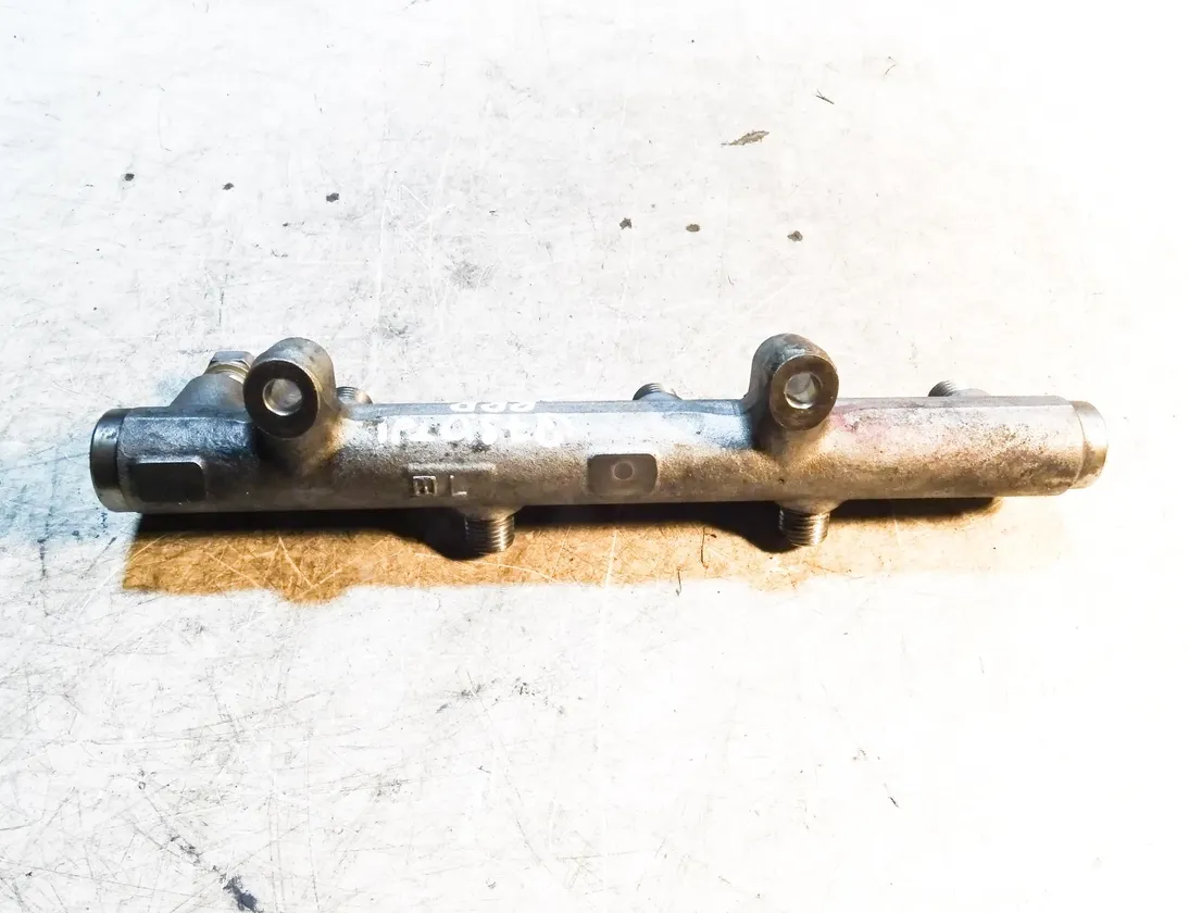 AUDI A4 B7/8E (2004-2008) Rampe de carburant 059130090AH 13958882